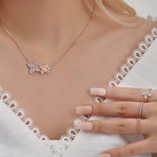 Khám phá xu hướng thời trang thời thượng với vàng hồng tại Hàn Quốc c kim 14 e1688144176592