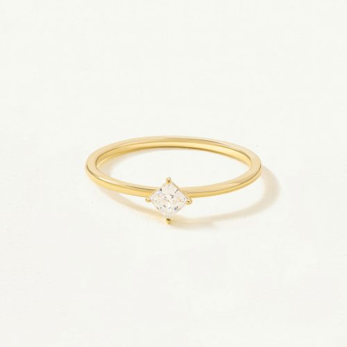 Nhẫn Vàng 10K trơn gắn đá thoi