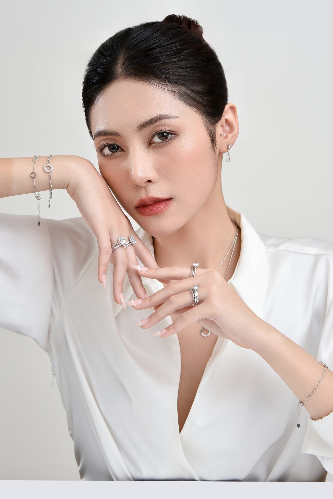 trang-suc-nu-vang-trang