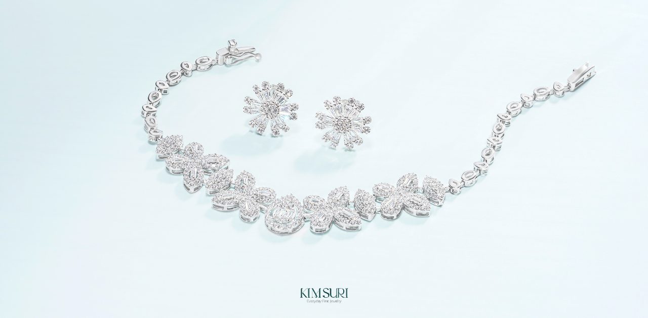 Đá Cubic Zirconia (CZ) là gì? Đá CZ có bền không? Lắc tay vàng trắng 10K đính đá Cubic Zirconia Kim Suri